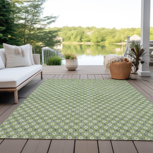 HomeRoots 5' Floral Washable Indoor Outdoor Area Rug - Durable, Stylish, and Easy-Care for Any Space 8' X 10' 610651
