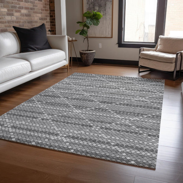 HomeRoots 5' Stylish Gray and Silver Geometric Washable Area Rug for Indoor and Outdoor High-Traffic Spaces 5' X 8' 610710
