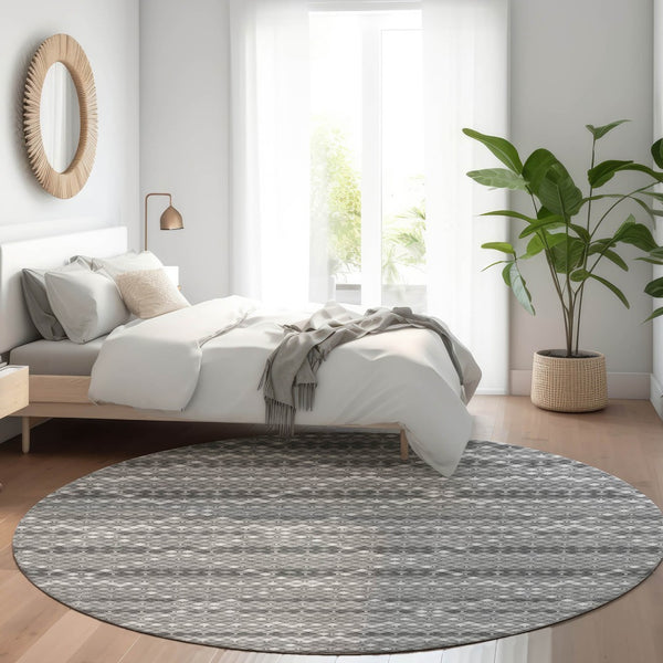 HomeRoots 5' Stylish Gray and Silver Geometric Washable Area Rug for Indoor and Outdoor High-Traffic Spaces 8' Round 610711