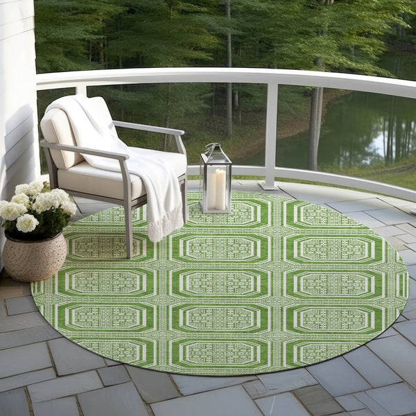 HomeRoots 5' Green and Ivory Geometric Area Rug - Durable, Washable, Stylish for Indoor and Outdoor Spaces 8' Round 610807