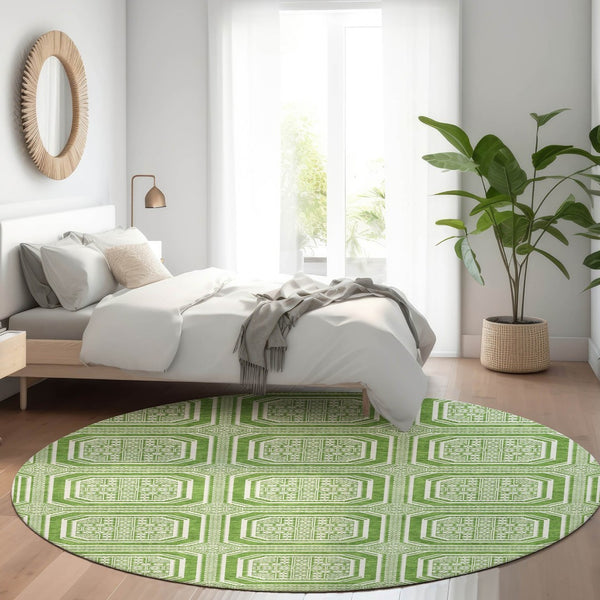 HomeRoots 5' Green and Ivory Geometric Area Rug - Durable, Washable, Stylish for Indoor and Outdoor Spaces 8' Round 610807