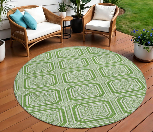 HomeRoots 5' Green and Ivory Geometric Area Rug - Durable, Washable, Stylish for Indoor and Outdoor Spaces 8' Round 610807