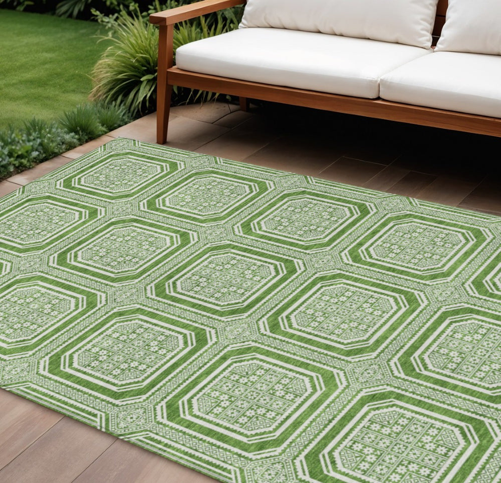 HomeRoots 5' Green and Ivory Geometric Area Rug - Durable, Washable, Stylish for Indoor and Outdoor Spaces 8' X 10' 610808