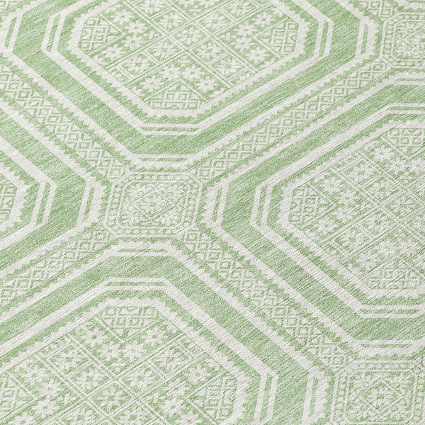 HomeRoots 5' Mint Green and Ivory Geometric Area Rug - Stylish, Washable, Durable for Indoor and Outdoor Spaces 8' Round 610831