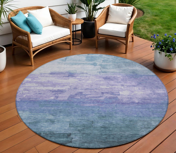 HomeRoots 5' Durable Denim Blue and Sky Blue Striped Rug - Versatile Indoor/Outdoor Style for Any Space 8' Round 610879
