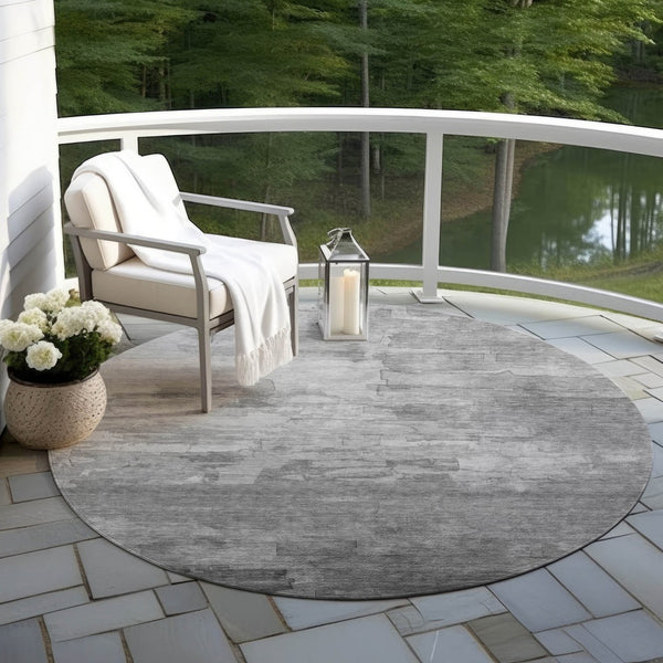HomeRoots 5' Gray and Silver Striped Indoor Outdoor Area Rug - Stylish, Durable, Washable for High-Traffic Spaces 8' Round 610891