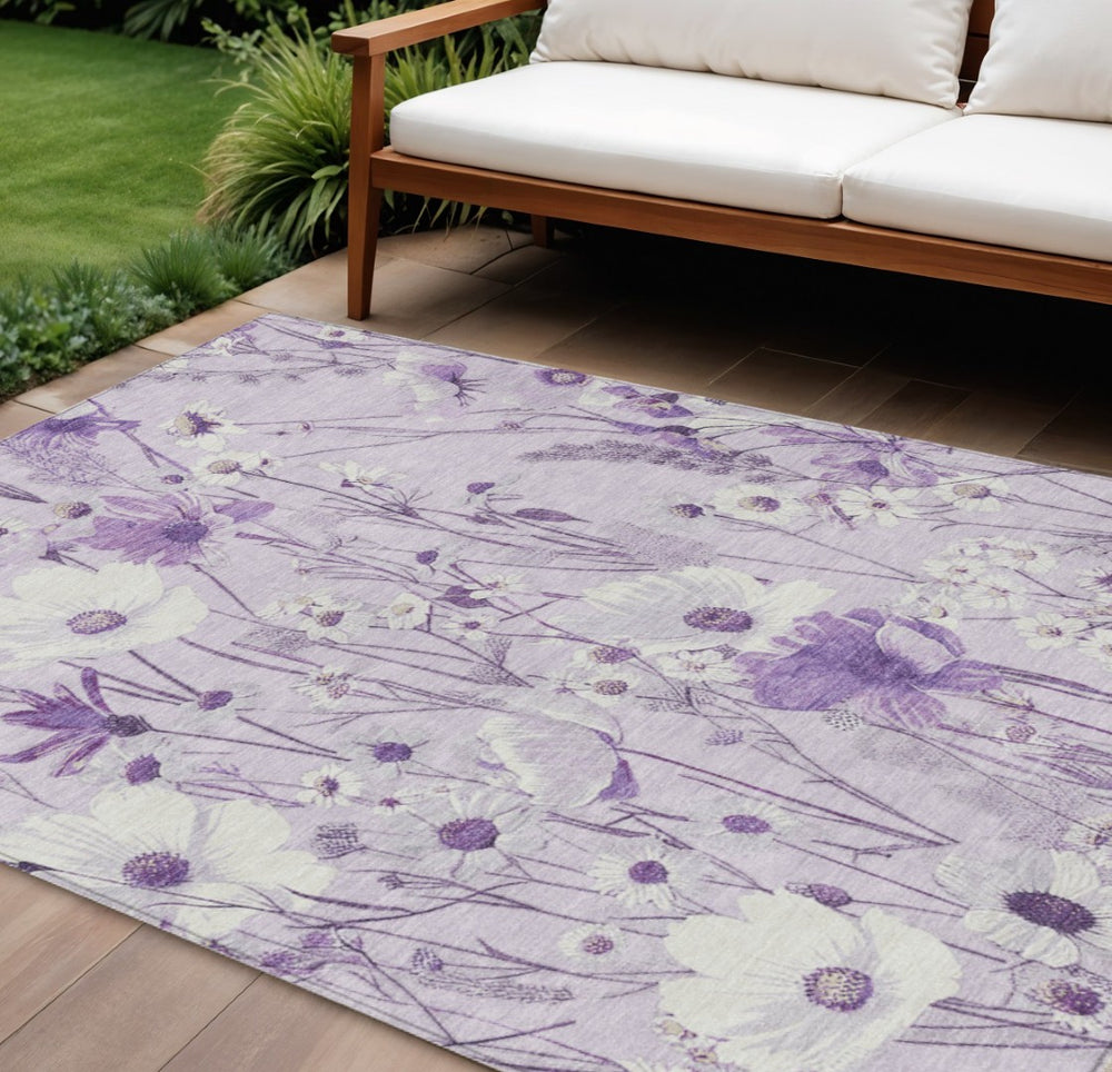 HomeRoots 5' Floral Area Rug in Soft Lavender and Lilac - Washable, Durable for Indoor and Outdoor Use 10' X 14' 611155