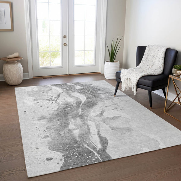 HomeRoots 5' Gray and Silver Abstract Area Rug - Versatile Washable Design for Indoor and Outdoor Spaces 5' X 8' 611307