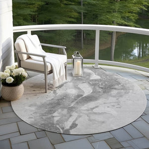 HomeRoots 5' Gray and Silver Abstract Area Rug - Versatile Washable Design for Indoor and Outdoor Spaces 8' Round 611308