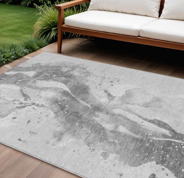 HomeRoots 5' Gray and Silver Abstract Area Rug - Versatile Washable Design for Indoor and Outdoor Spaces 8' X 10' 611309