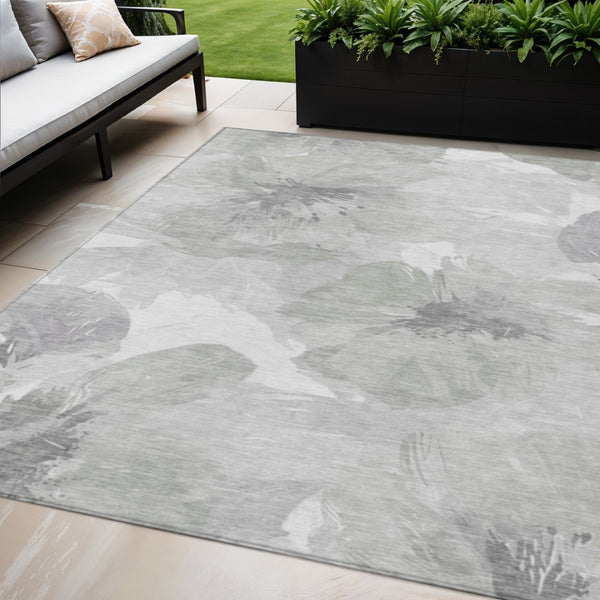 HomeRoots 5' Elegant Ivory and Silver Floral Area Rug - Washable, Indoor/Outdoor, Durable, Stylish Design 5' x 7'6" 611526