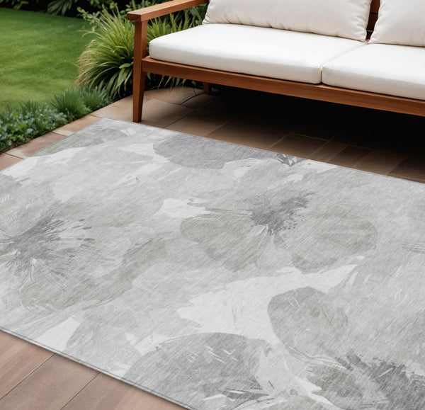 HomeRoots 5' Elegant Ivory and Silver Floral Area Rug - Washable, Indoor/Outdoor, Durable, Stylish Design 8' x 10' 611528