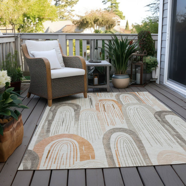 HomeRoots 5' X 8' Ivory and Taupe Geometric Area Rug – Stylish, Washable Design for Indoor & Outdoor Spaces! 611761