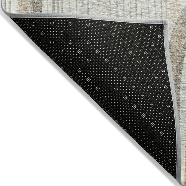 HomeRoots 5' X 8' Ivory and Taupe Geometric Area Rug – Stylish, Washable Design for Indoor & Outdoor Spaces! 611761