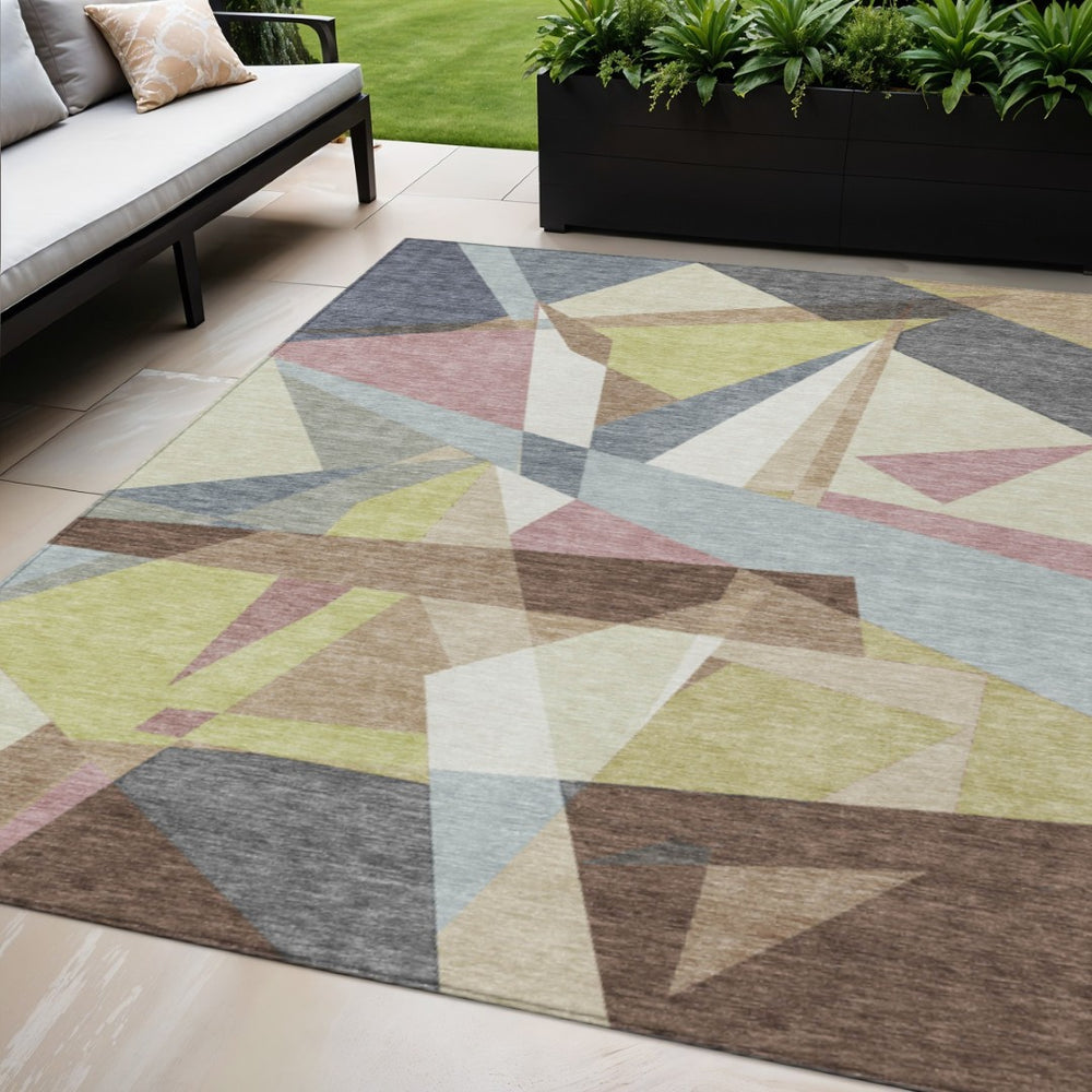 HomeRoots 5' Washable Indoor Outdoor Area Rug in Khaki Beige & Mauve Geometric Design – Durable & Stylish! 611953