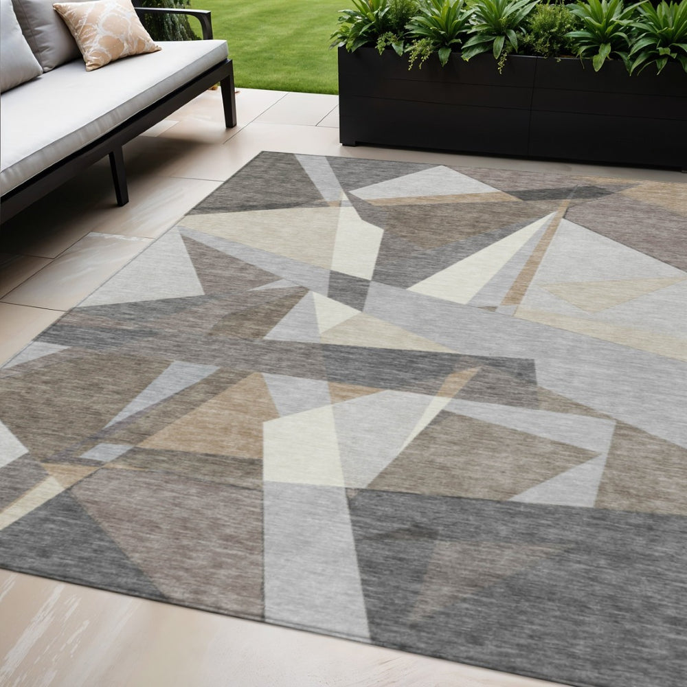 HomeRoots 5' Stylish Taupe Khaki & Gray Geometric Washable Area Rug - Perfect for Indoor & Outdoor Spaces! 611971