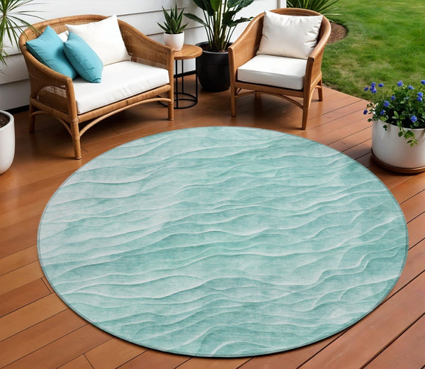 HomeRoots 8' Aqua and Teal Blue Round Abstract Rug – Stylish, Washable Indoor/Outdoor Design for High Traffic Areas 611978