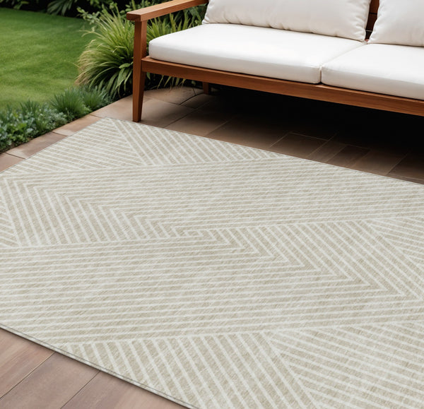 Homeroots 3' X 5' Stylish Geometric Washable Area Rug For Indoor And Outdoor Spaces - Durable & Versatile Design Beige Polyester 612103
