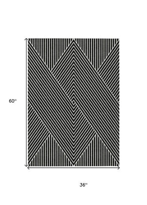 Homeroots 3' X 5' Stylish Geometric Washable Area Rug For Indoor And Outdoor Spaces - Durable & Versatile Design Black Polyester 612106