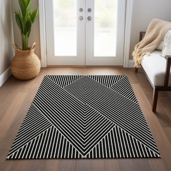 Homeroots 3' X 5' Stylish Geometric Washable Area Rug For Indoor And Outdoor Spaces - Durable & Versatile Design Black Polyester 612106
