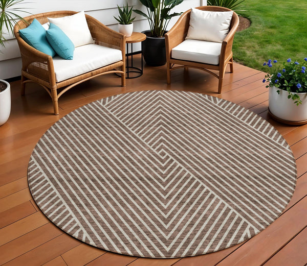 Homeroots 3' X 5' Stylish Geometric Washable Area Rug For Indoor And Outdoor Spaces - Durable & Versatile Design Brown Polyester 612120