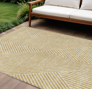 Homeroots 3' X 5' Stylish Geometric Washable Area Rug For Indoor And Outdoor Spaces - Durable & Versatile Design Gold Polyester 612128