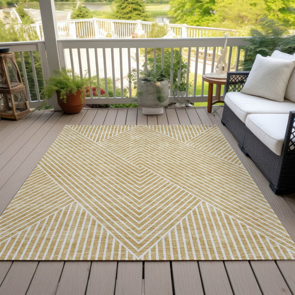 Homeroots 3' X 5' Stylish Geometric Washable Area Rug For Indoor And Outdoor Spaces - Durable & Versatile Design Gold Polyester 612129