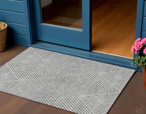 Homeroots 3' X 5' Stylish Geometric Washable Area Rug For Indoor And Outdoor Spaces - Durable & Versatile Design Gray Polyester 612130
