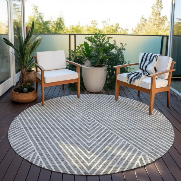 Homeroots 3' X 5' Stylish Geometric Washable Area Rug For Indoor And Outdoor Spaces - Durable & Versatile Design Gray Polyester 612132