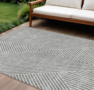 Homeroots 3' X 5' Stylish Geometric Washable Area Rug For Indoor And Outdoor Spaces - Durable & Versatile Design Gray Polyester 612134