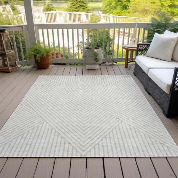 Homeroots 3' X 5' Stylish Geometric Washable Area Rug For Indoor And Outdoor Spaces - Durable & Versatile Design Ivory Polyester 612139