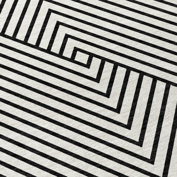 Homeroots 3' X 5' Stylish Geometric Washable Area Rug For Indoor And Outdoor Spaces - Durable & Versatile Design White Polyester 612161