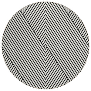 HomeRoots 5' Modern Black and White Geometric Washable Area Rug for Indoor and Outdoor Spaces, Durable Design 8' Round 612162