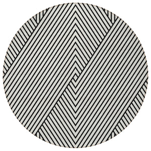 Homeroots 3' X 5' Stylish Geometric Washable Area Rug For Indoor And Outdoor Spaces - Durable & Versatile Design White Polyester 612162