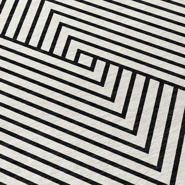 Homeroots 3' X 5' Stylish Geometric Washable Area Rug For Indoor And Outdoor Spaces - Durable & Versatile Design White Polyester 612163