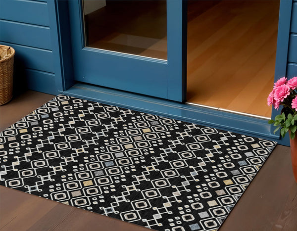 Homeroots 3' X 5' Southwestern Washable Indoor Outdoor Area Rug - Durable, Stylish, Stain Resistant Design Black Polyester 612172