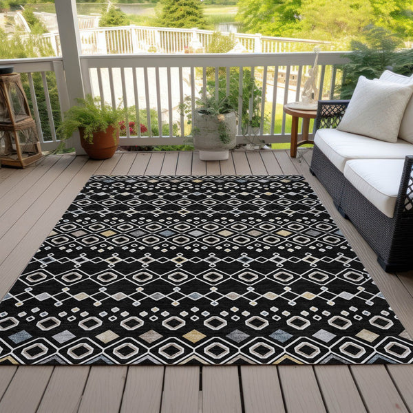 Homeroots 3' X 5' Southwestern Washable Indoor Outdoor Area Rug - Durable, Stylish, Stain Resistant Design Black Polyester 612176