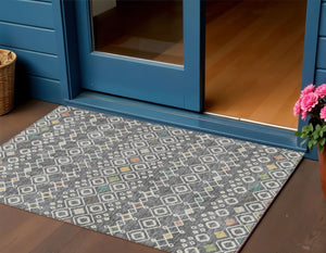 Homeroots 3' X 5' Southwestern Washable Indoor Outdoor Area Rug - Durable, Stylish, Stain Resistant Design Gray Polyester 612178