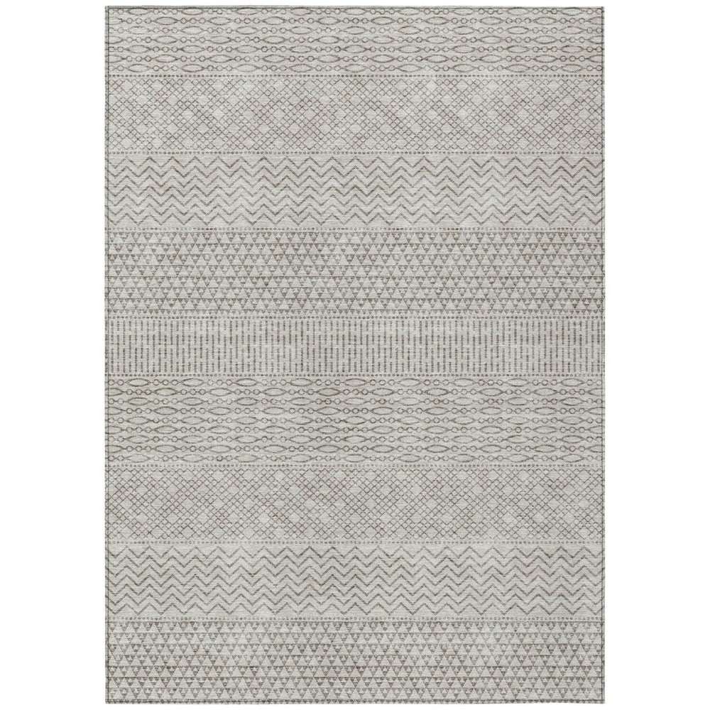 HomeRoots 5' Chevron Area Rug - Stylish Beige and Ivory Design for Indoor/Outdoor Spaces, Easy Care & Durable 5' X 8' 612233