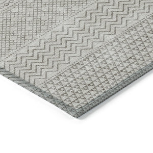 Homeroots 3' Washable Indoor Outdoor Area Rug With Chevron Design - Durable, Stain Resistant, Versatile Décor Beige Polyester 612233