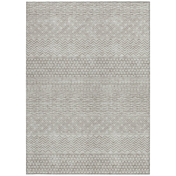 Homeroots 3' Washable Indoor Outdoor Area Rug With Chevron Design - Durable, Stain Resistant, Versatile Décor Beige Polyester 612233
