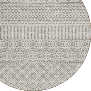 Homeroots 3' Washable Indoor Outdoor Area Rug With Chevron Design - Durable, Stain Resistant, Versatile Décor Beige Polyester 612234