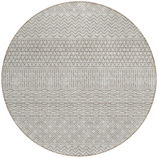 Homeroots 3' Washable Indoor Outdoor Area Rug With Chevron Design - Durable, Stain Resistant, Versatile Décor Beige Polyester 612234