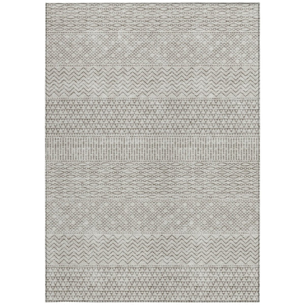 Homeroots 3' Washable Indoor Outdoor Area Rug With Chevron Design - Durable, Stain Resistant, Versatile Décor Beige Polyester 612236