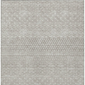 Homeroots 3' Washable Indoor Outdoor Area Rug With Chevron Design - Durable, Stain Resistant, Versatile Décor Beige Polyester 612236