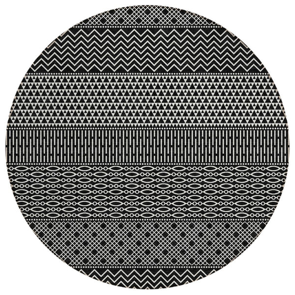 HomeRoots 5' Transform Your Space with a Black and Ivory Chevron Washable Rug for Indoor and Outdoor Use 8' Round 612240