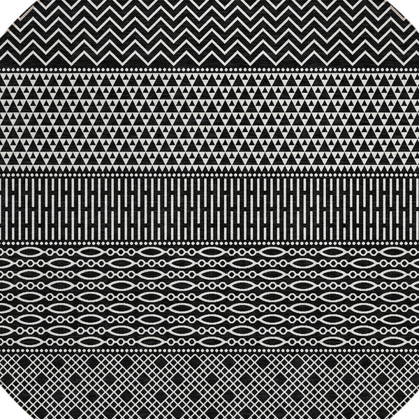 Homeroots 3' Washable Indoor Outdoor Area Rug With Chevron Design - Durable, Stain Resistant, Versatile Décor Black Polyester 612240