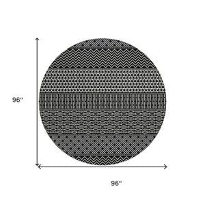 Homeroots 3' Washable Indoor Outdoor Area Rug With Chevron Design - Durable, Stain Resistant, Versatile Décor Black Polyester 612240