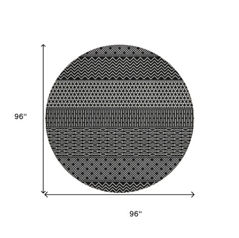 Homeroots 3' Washable Indoor Outdoor Area Rug With Chevron Design - Durable, Stain Resistant, Versatile Décor Black Polyester 612240