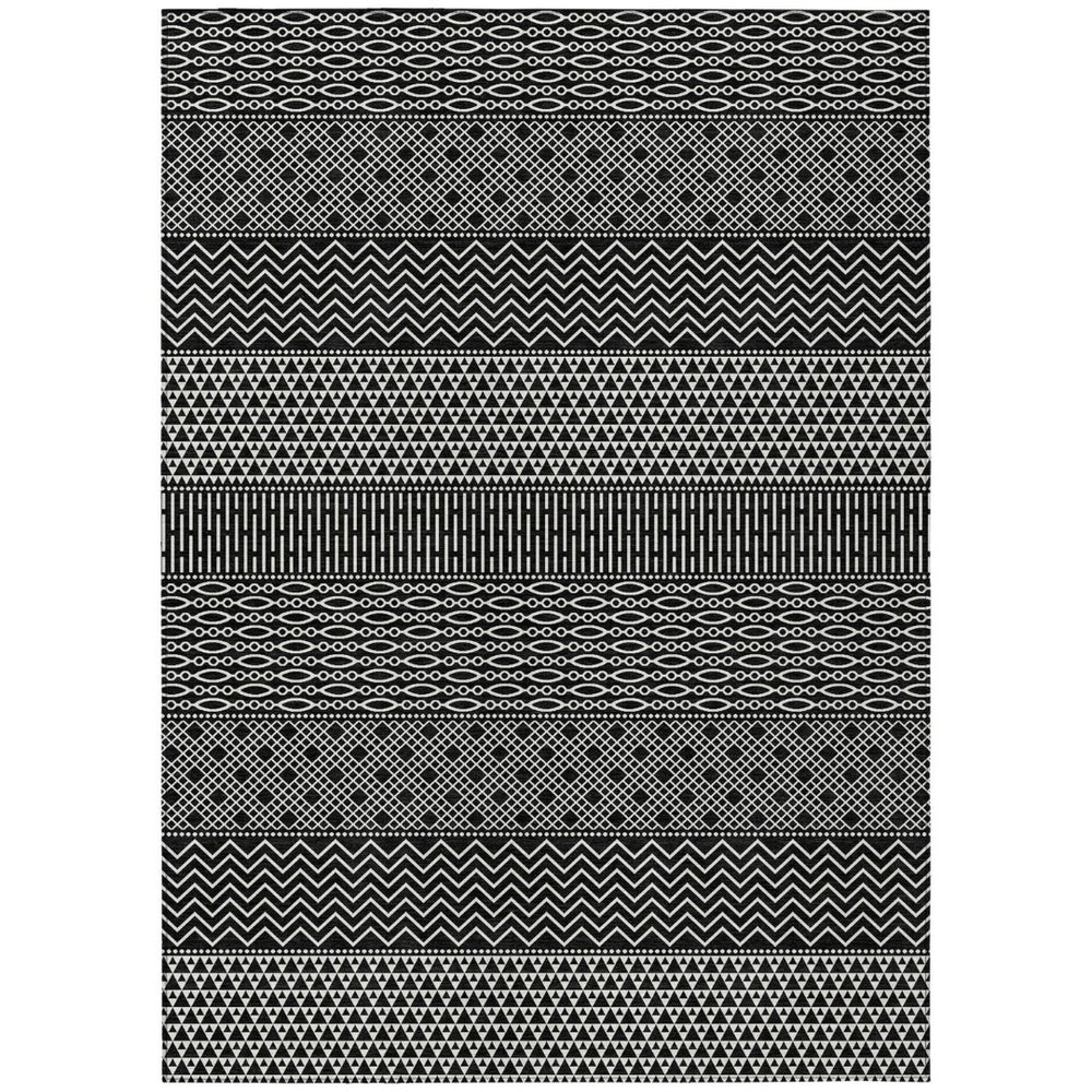 HomeRoots 5' Transform Your Space with a Black and Ivory Chevron Washable Rug for Indoor and Outdoor Use 8' X 10' 612241